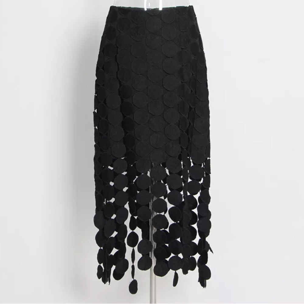 Twotwinstyle size 10 black hollowed out fringe skirt black disc like fringe - Picture 3 of 12